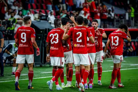 "معدل سلبي هبط للنصف".. ماذا تغير في دفاع الأهلي قبل ومع توروب؟ (أرقام)